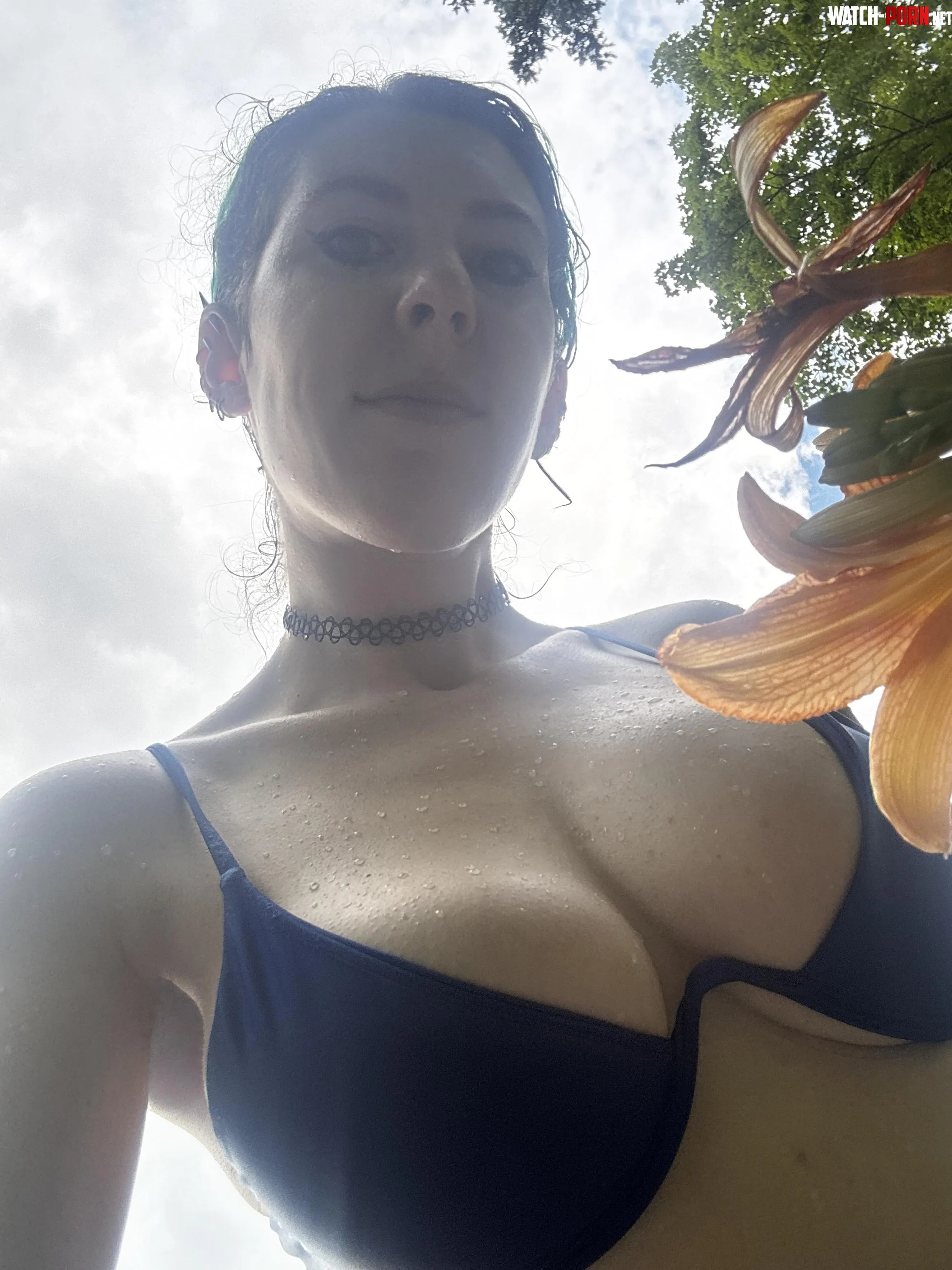 Wet cleavage by sirenskiss3
