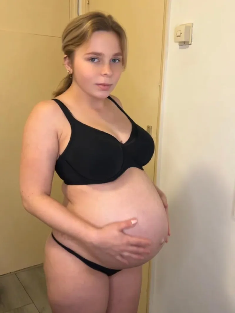 Thumbnail Pregnancy Journey at 19: Share in the Experience with pregnant_brandi