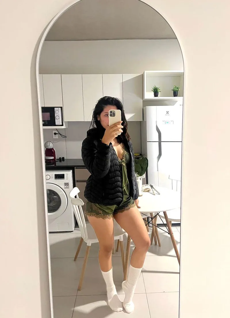 Thumbnail Madddddness Serves Up Dinner and Legs Delight