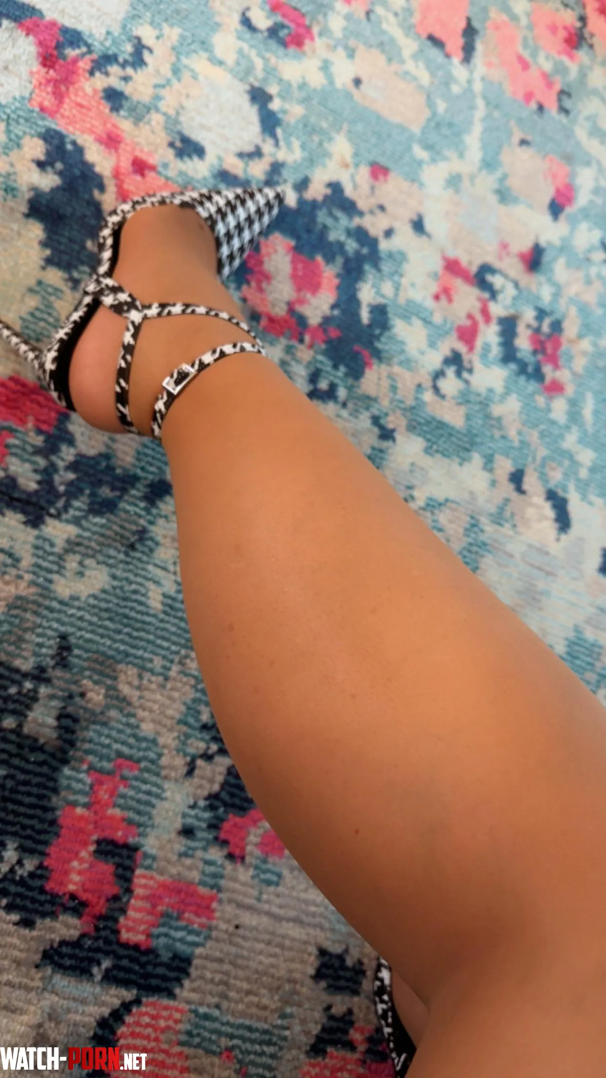 Pantyhose and new shoes by redheadedsteppie101