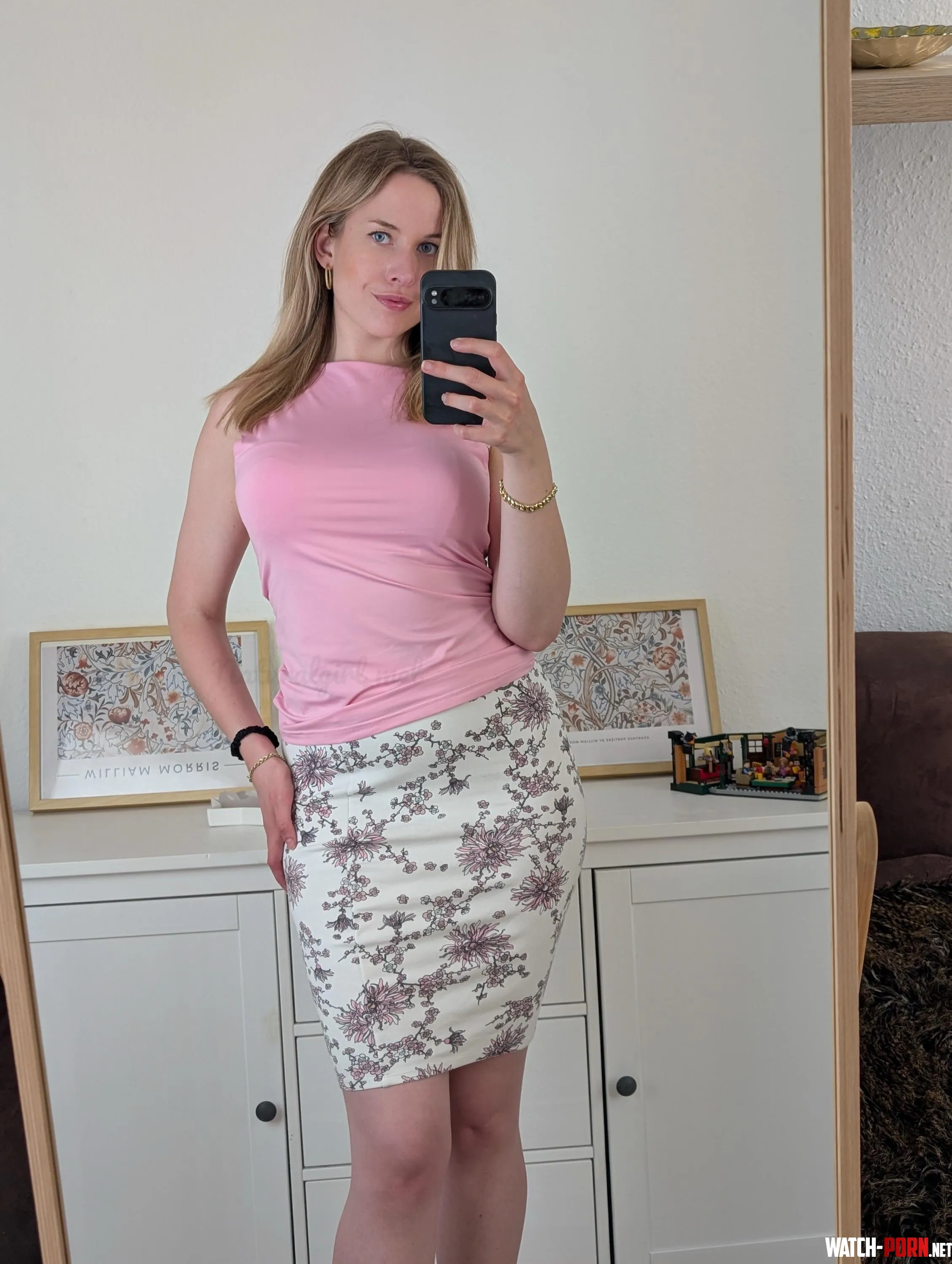 It’s a good day to wear my new pencilskirt by naturalgirl_mel