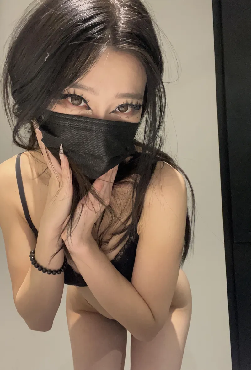 Thumbnail lovemeirinn's Provocative Query: 'Do I Make Your Heart Go Boom?' in Japanese Hotties