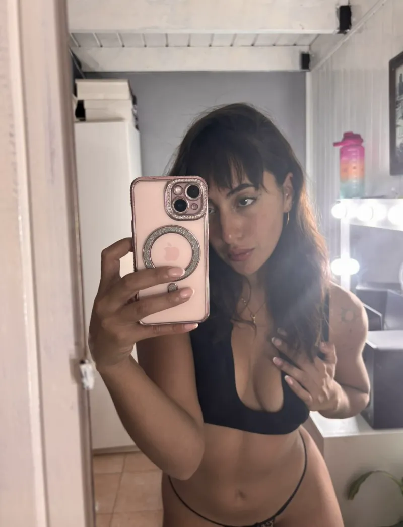 Thumbnail Honeysofftx's Perfect Style Crop Top Charm in croptopgirls