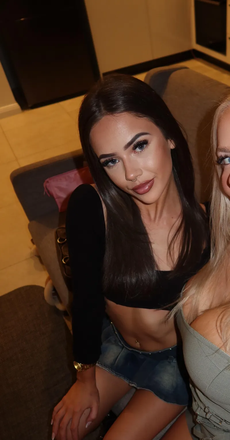 Thumbnail janetazz's Personal Side on InstagramHotties @tahleeroyal
