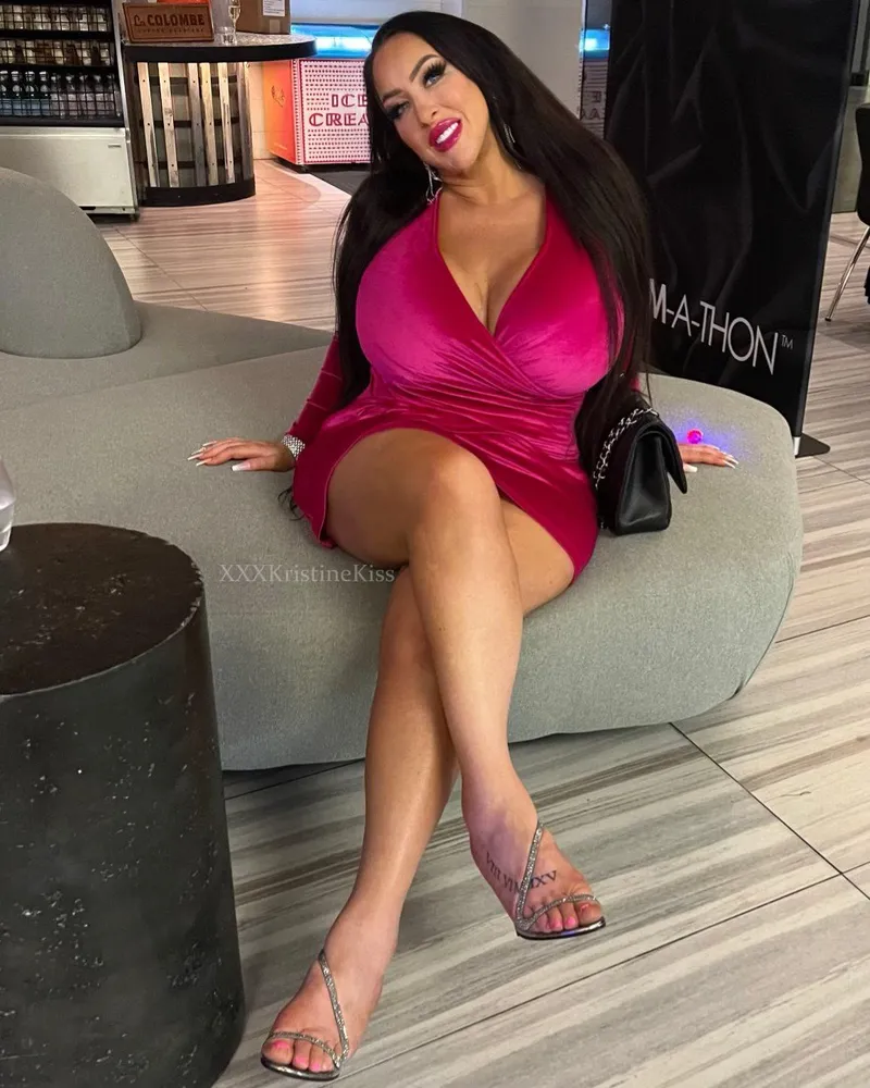 Thumbnail Show off Your Trophy Wife: Dive into XXXKristineKiss's World