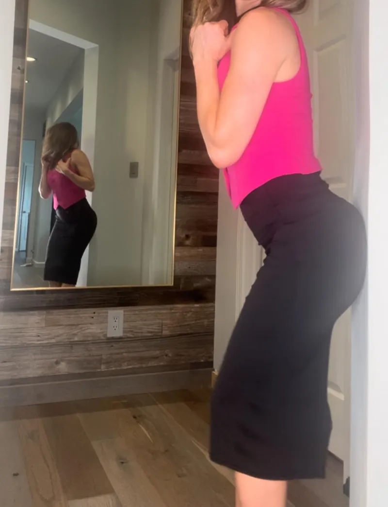 Thumbnail FitMilfSam's Stunning Milf Style in a Pencil Skirt