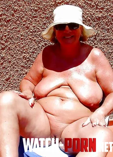 Wouaaaaa gorgeous saggy tits awesome trimmed pussy by Green-Salary9555