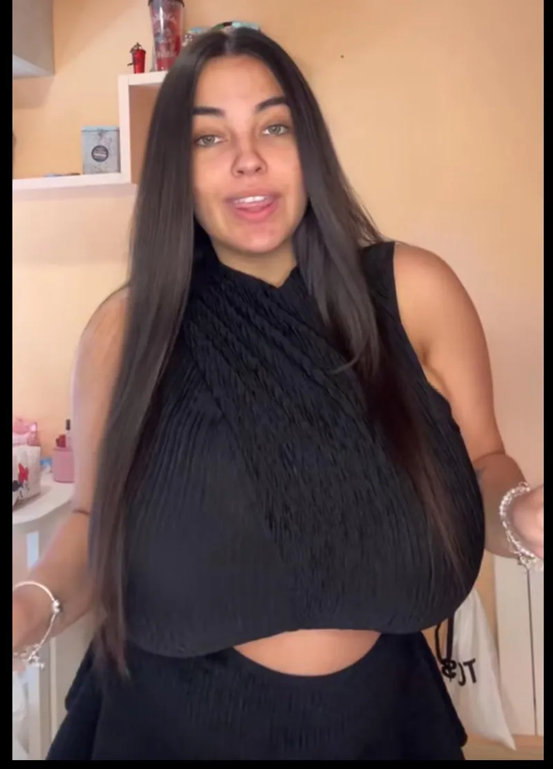 Thumbnail DazzlingAd6626's Unique Announcement in 2busty2hide