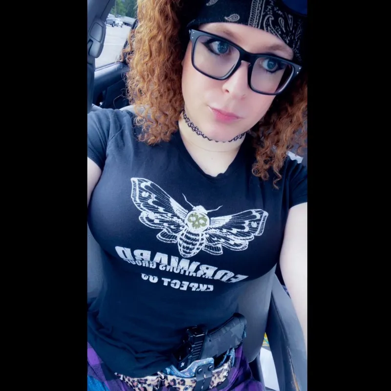 Thumbnail xoitstrix: Out and About with the 43x | girlswithguns