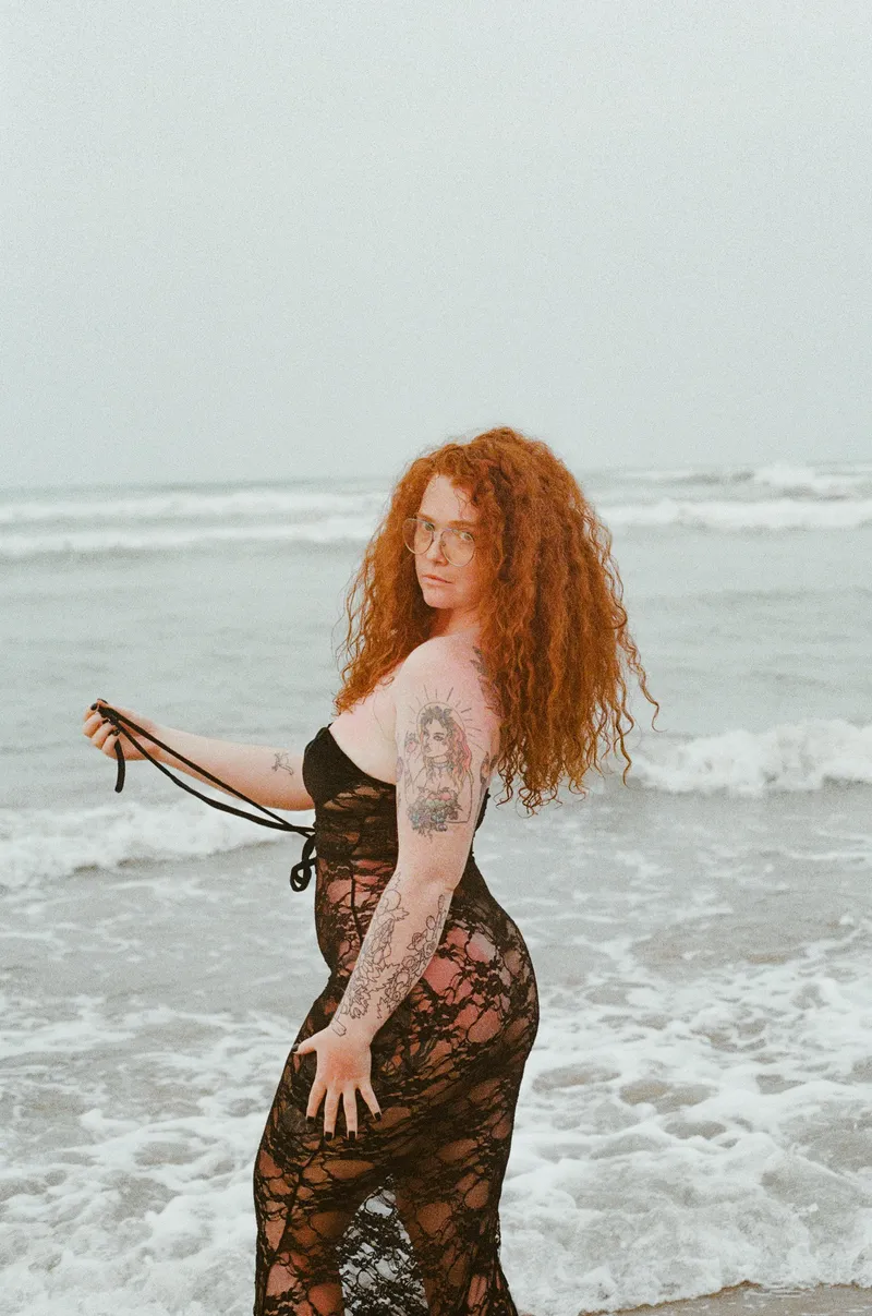 Thumbnail thelegogoddess_ Being Nerdy and Natural on InstagramHotties