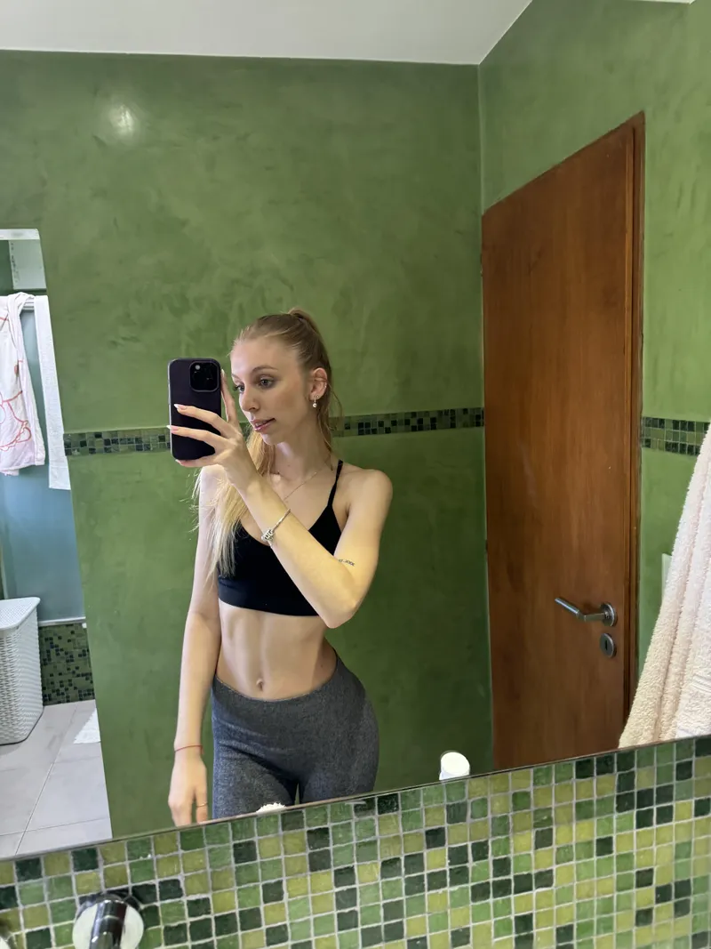 Thumbnail NovaPaintss Prepares for a Yoga Pants Stretch in HotGirlsInYogapants