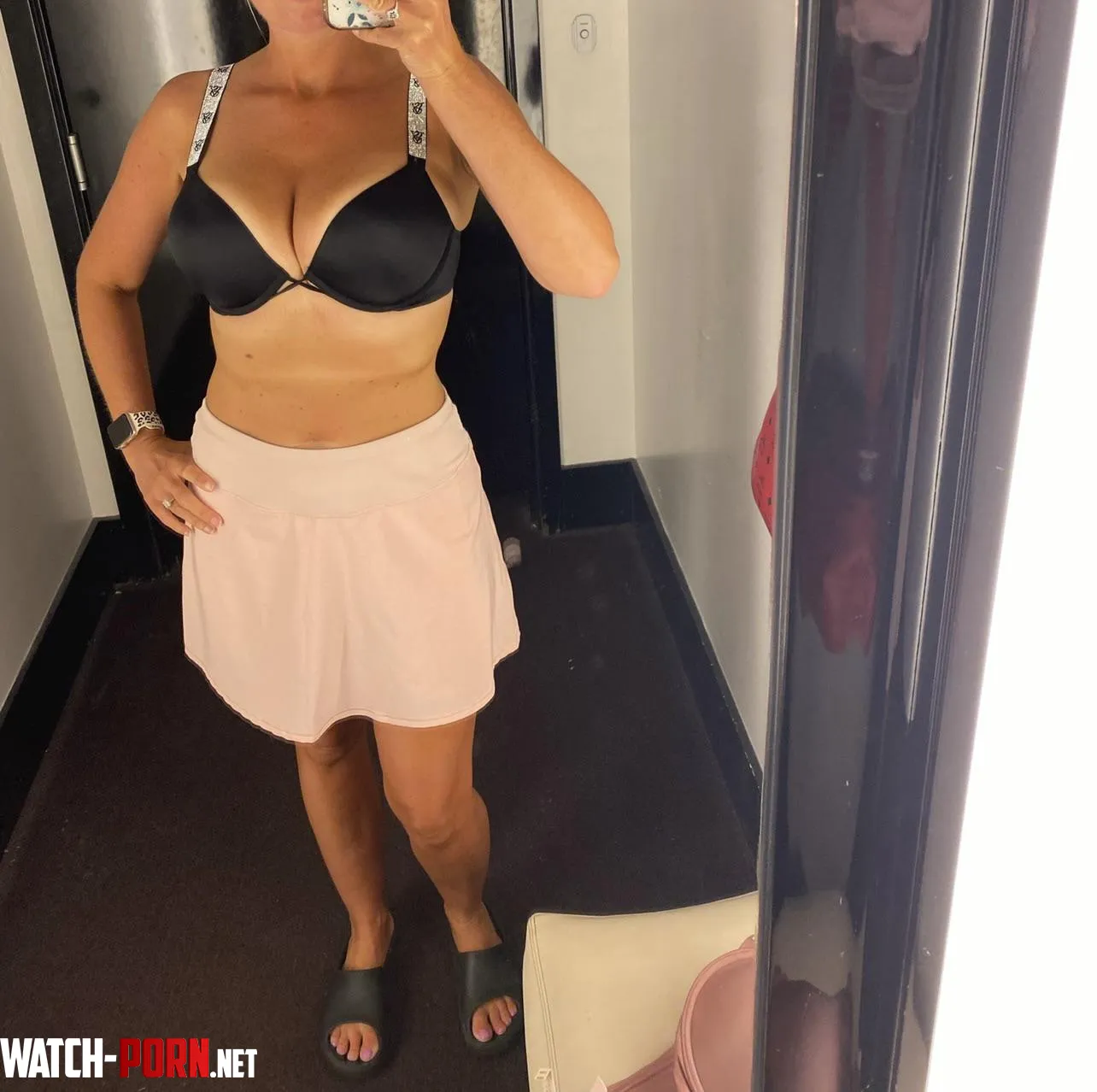 Dressing room [IRTR] by rightnow8686