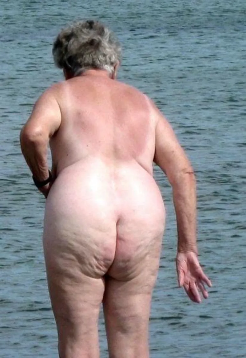 Thumbnail Marvelous Display of a Gigantic Booty | Green-Salary9555 | BBWnudists