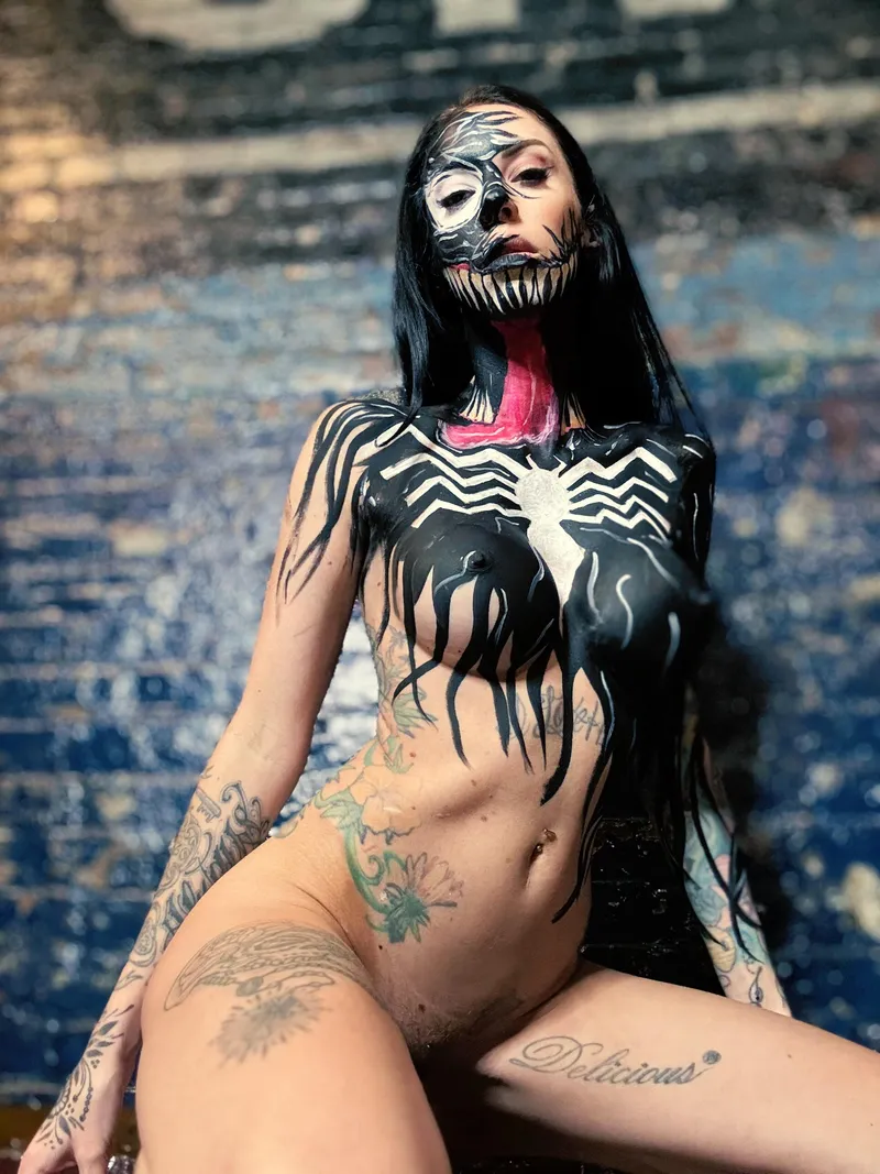 Thumbnail Venomous Beauty: Stunning Cosplay by modeljenlynn | jlw352