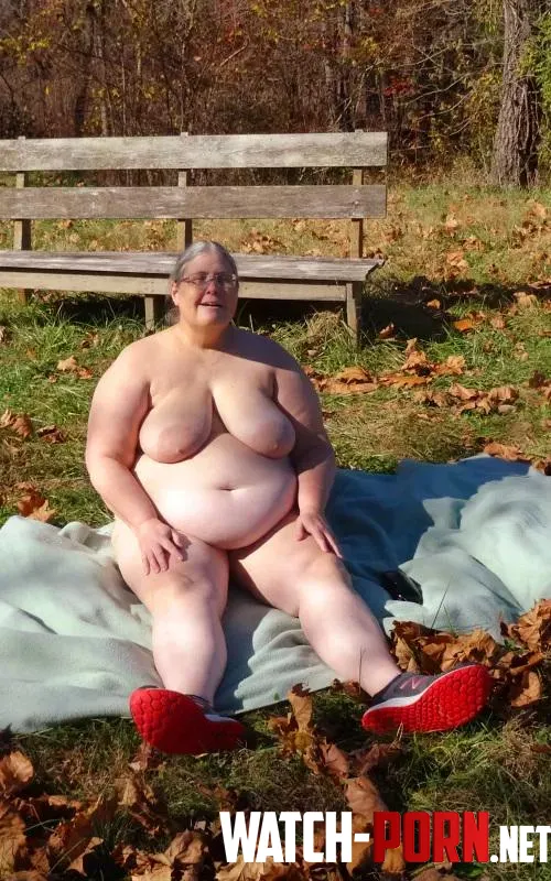 Wouaaaaa gorgeous milf naked in wood by Green-Salary9555