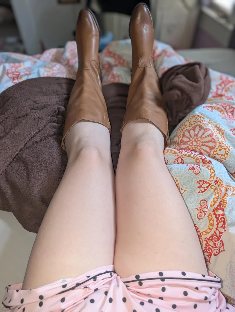 Thumbnail Sneak Peek: Breaking in Leather Riding Boots | LadiesInLeather