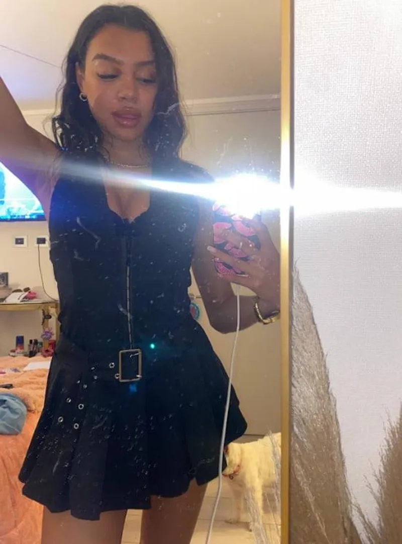 Thumbnail sunnyxstarlight Unveils Party-Ready Tight Dress Styles