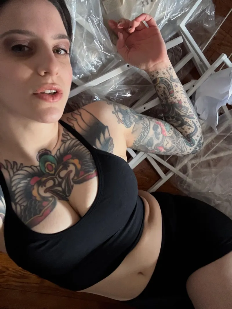 Thumbnail ellixraven seeks help building furniture in JewishBabes