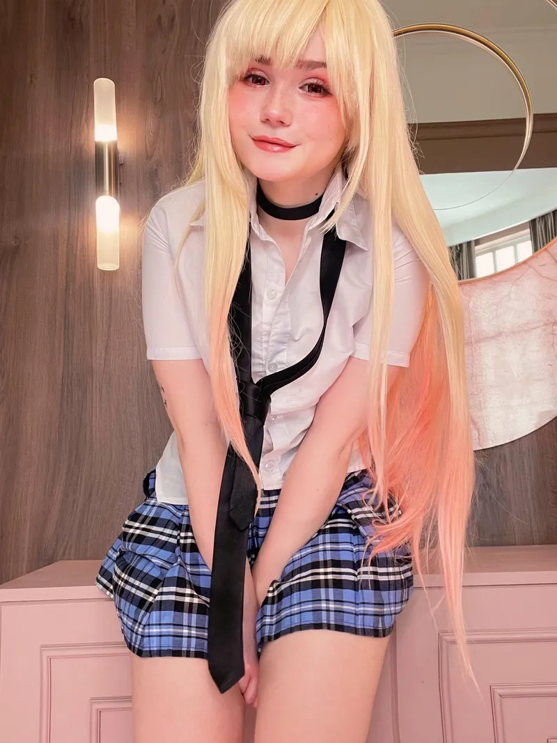 Thumbnail Marin Kitagawa Cosplay by Neyrodesu | Cosplaygirls Glamour