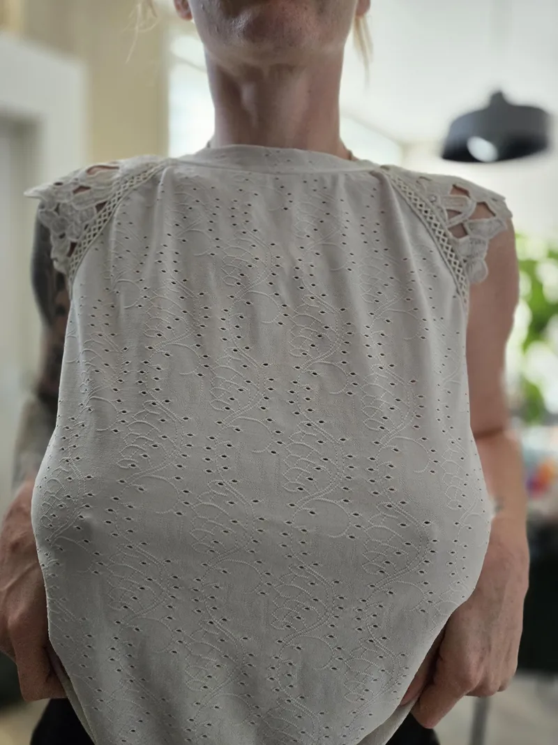 Thumbnail WorldlyGood1105 Debates Mom Fashion - Braless Edition