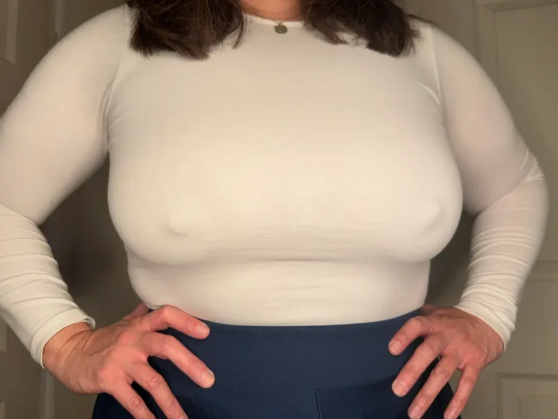 Thumbnail prettypersephonie's Public Fashion Dilemma - Unveiled