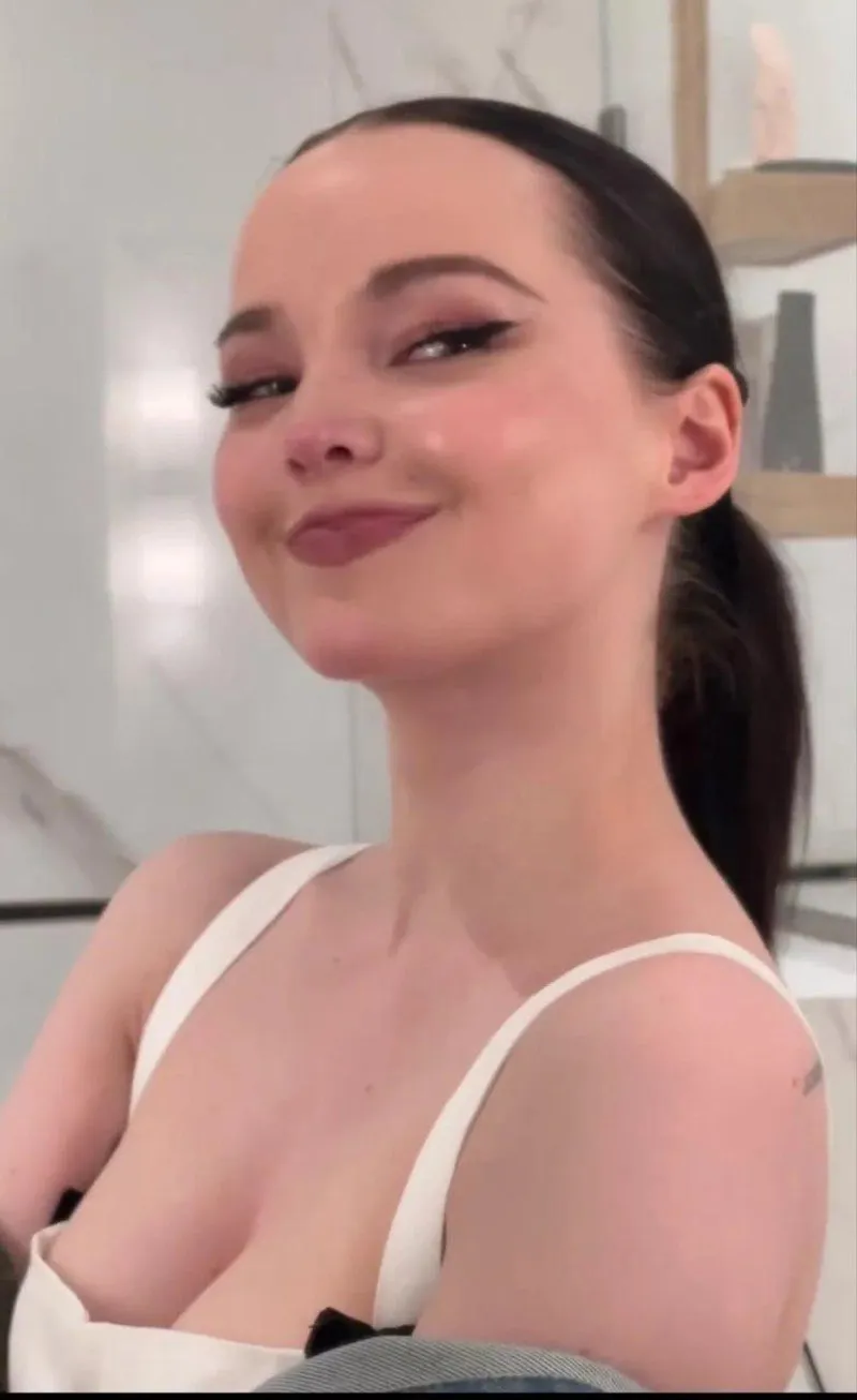 Thumbnail Dove Cameron: A Glimpse Into the Life of the Star | CelebsGW