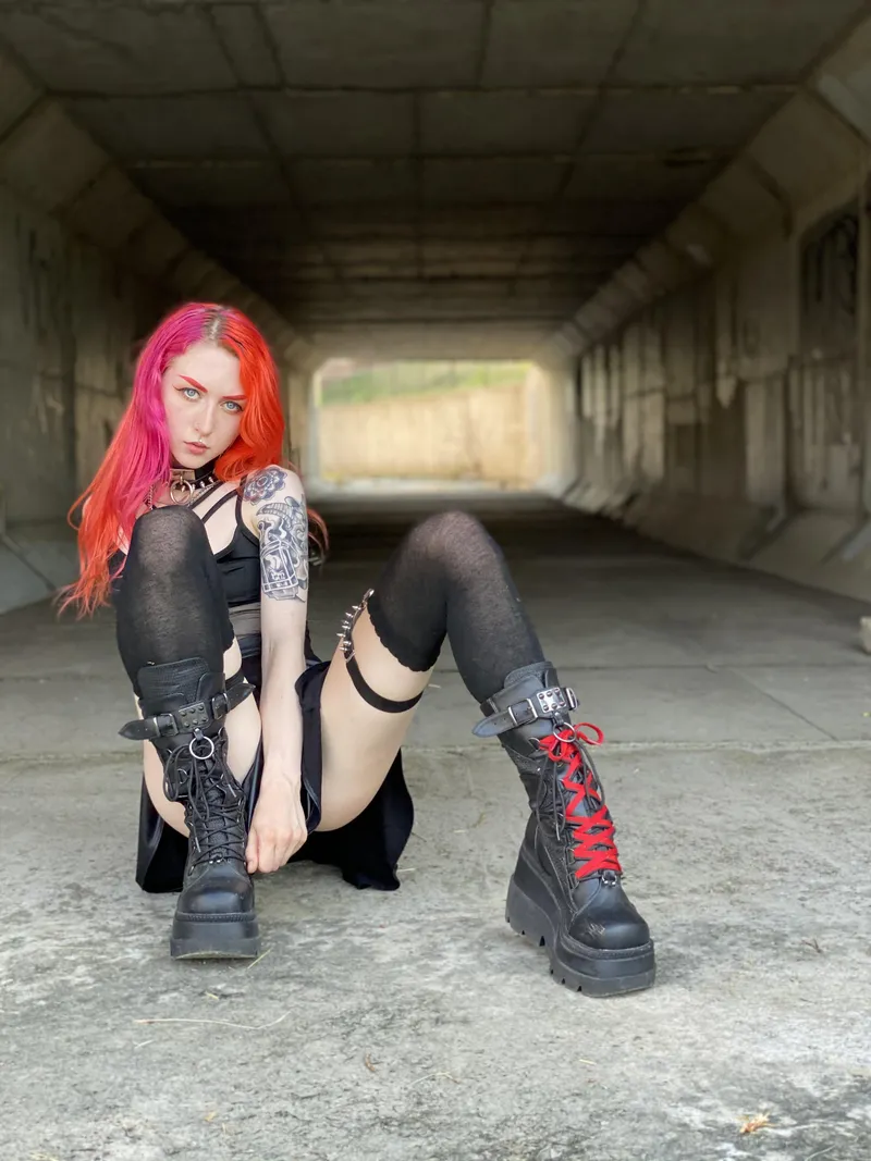 Thumbnail The Alluring Stare - blightbrat's nsfwoutfits Gaze