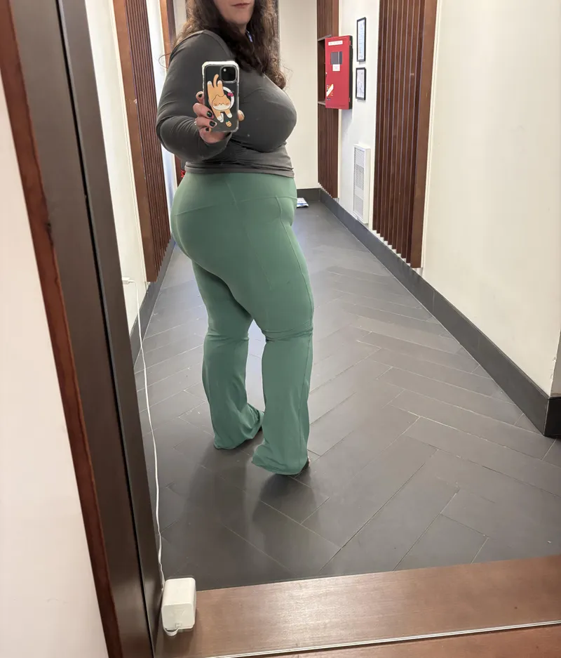 Thumbnail In the Thick of It: Embracing My Body's Thickness by bbwjewishprincess