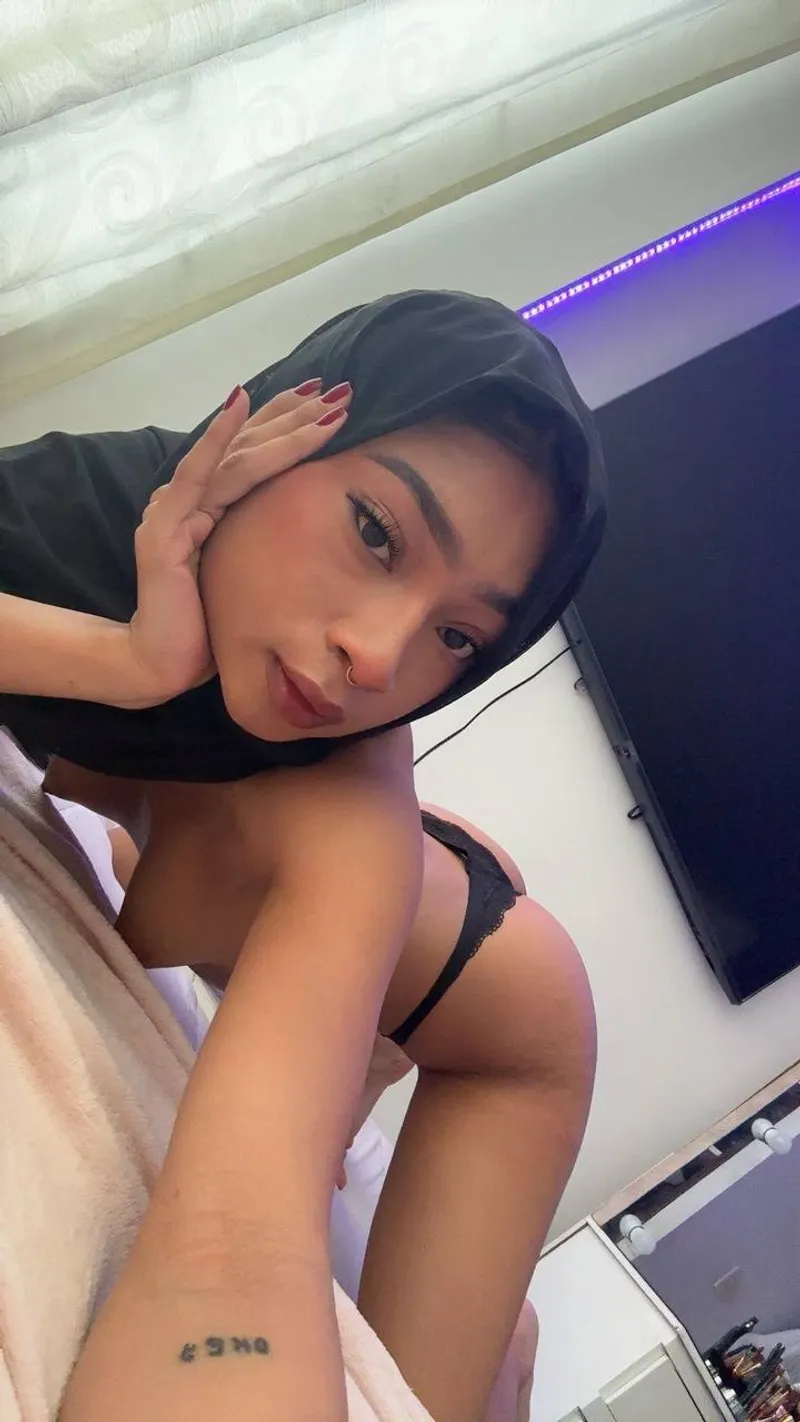 Thumbnail Do You Like Slutty Latina Girls? Exploring with Crysttel