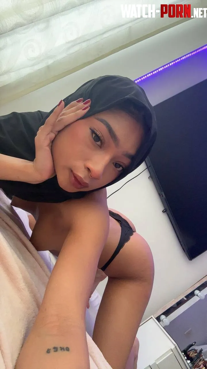 Do you like slutty latina girls? by crysttel