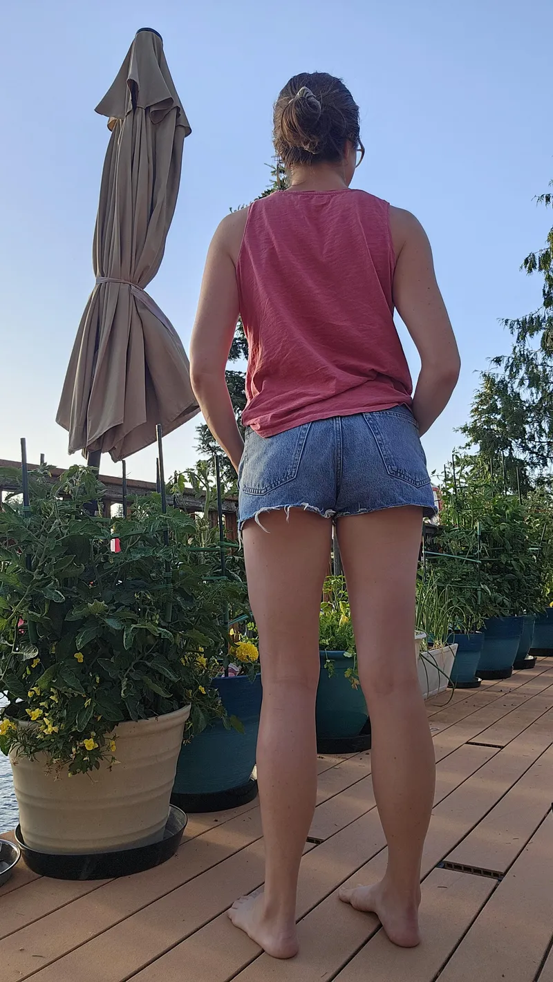 Thumbnail All Eyes on Deck for Roos_Nova's Legs | Roos_Nova Legs Feature