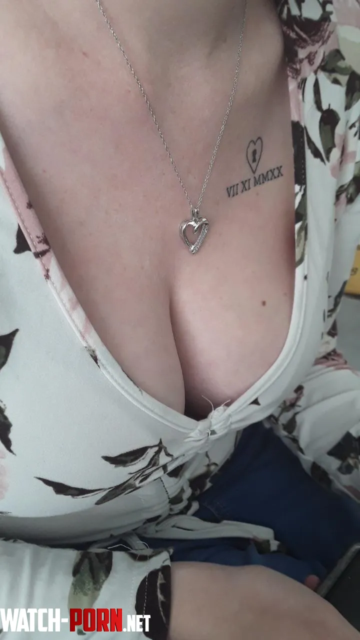 Everyone keeps saying they like my necklace! by lewd_lover97