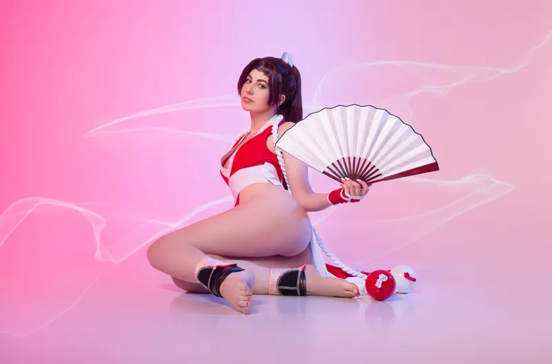 Thumbnail Julia7Incredible as Mai Shiranui: A Cosplay Masterpiece | cosplaybutts