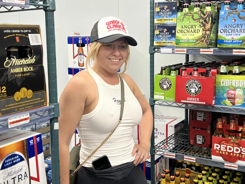 Thumbnail passportcouple's Cool Encounter: A Little Pokie in the Cooler Fun