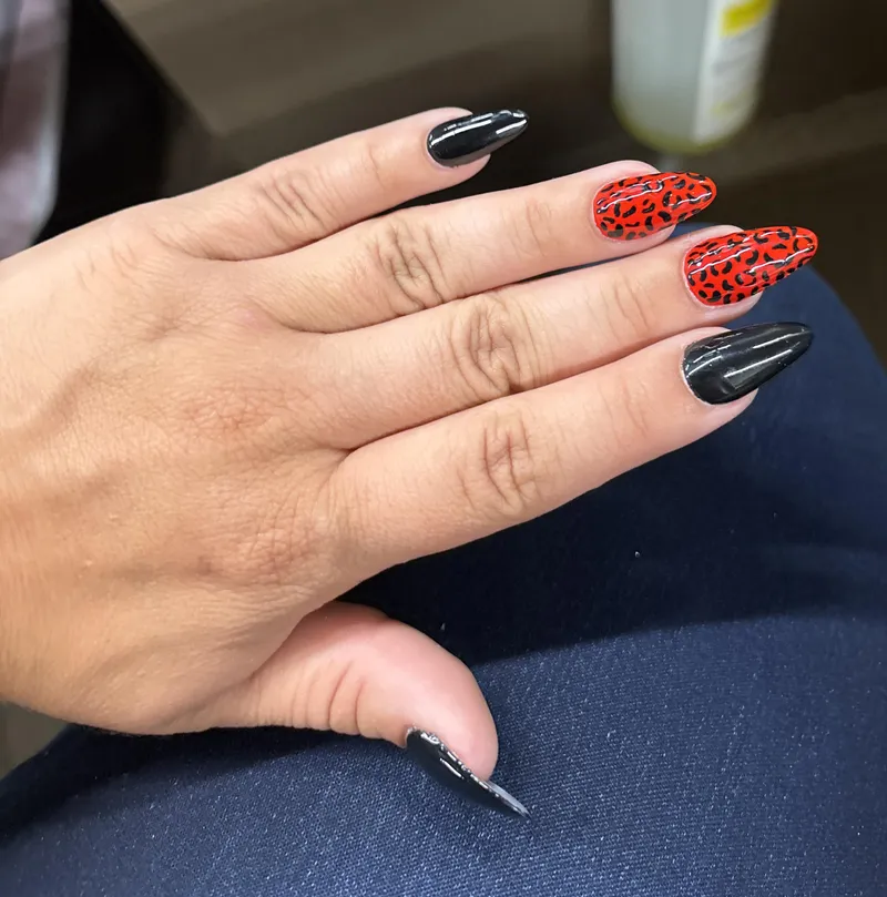 Thumbnail sugarbabyworld's Cheetah Print Passion: NailFetish Sparks Fly