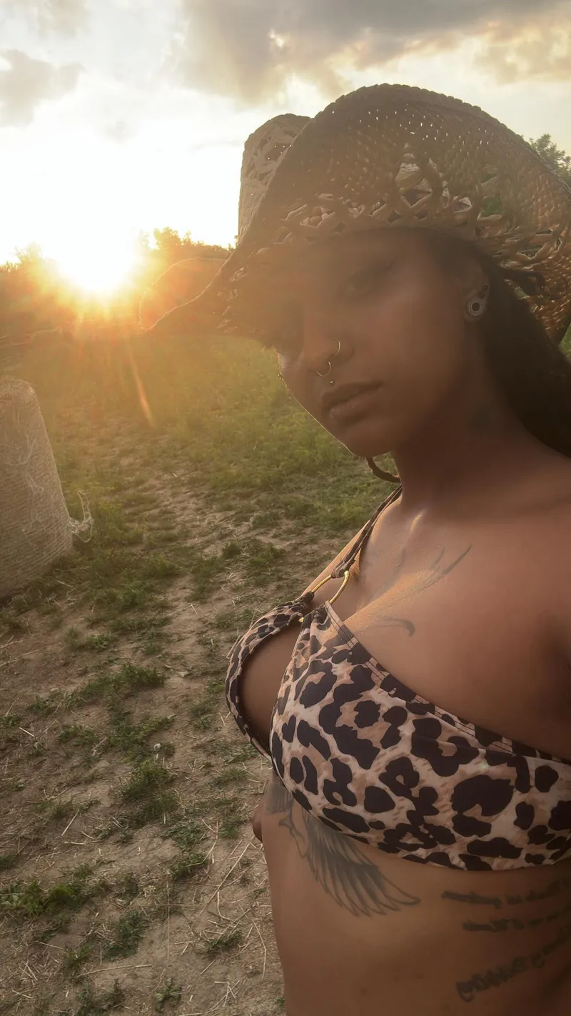 Thumbnail What else can we do during the sunset? by Marielle_xoxo