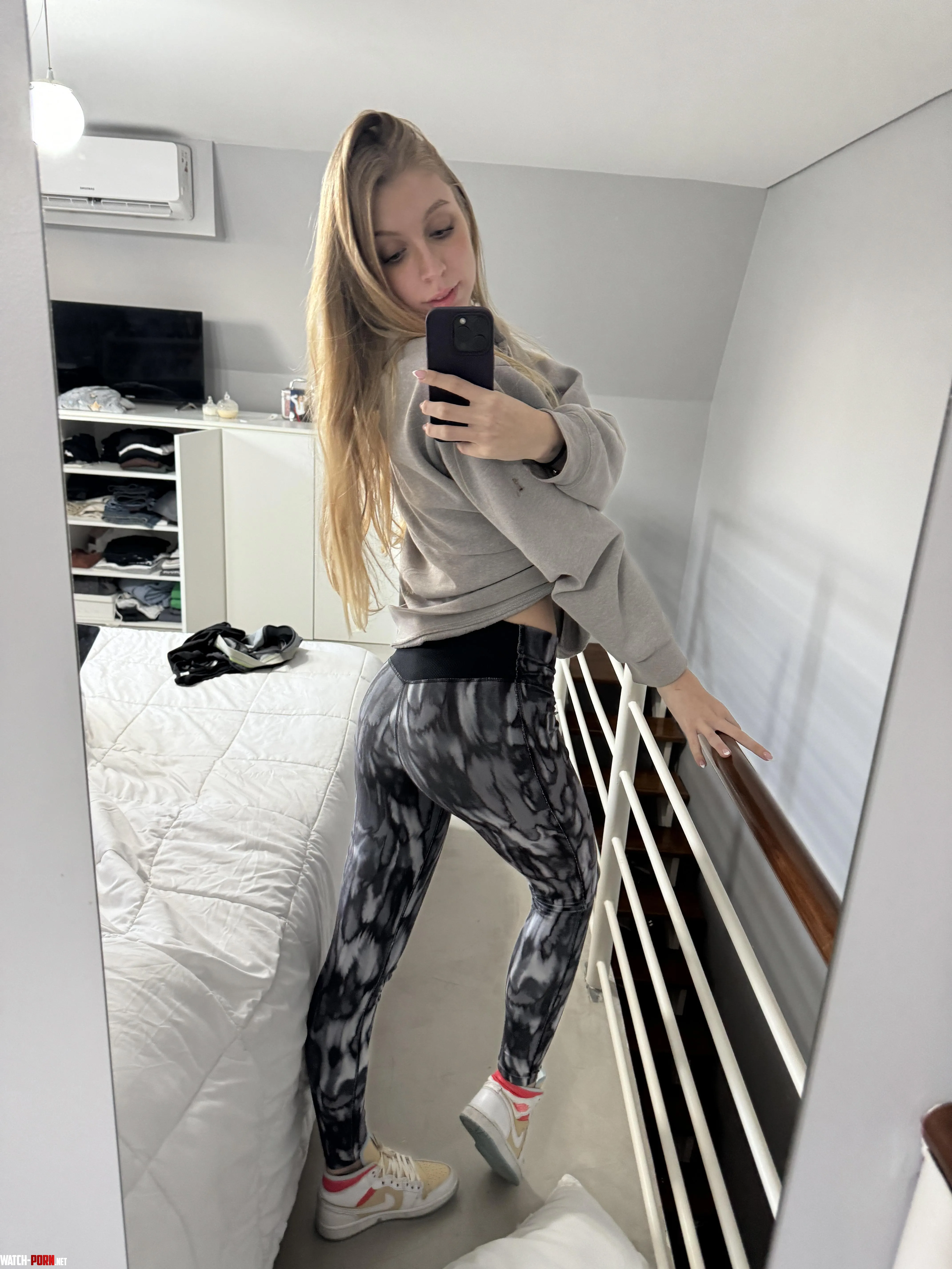 she got prettier and stronger by NovaPaintss