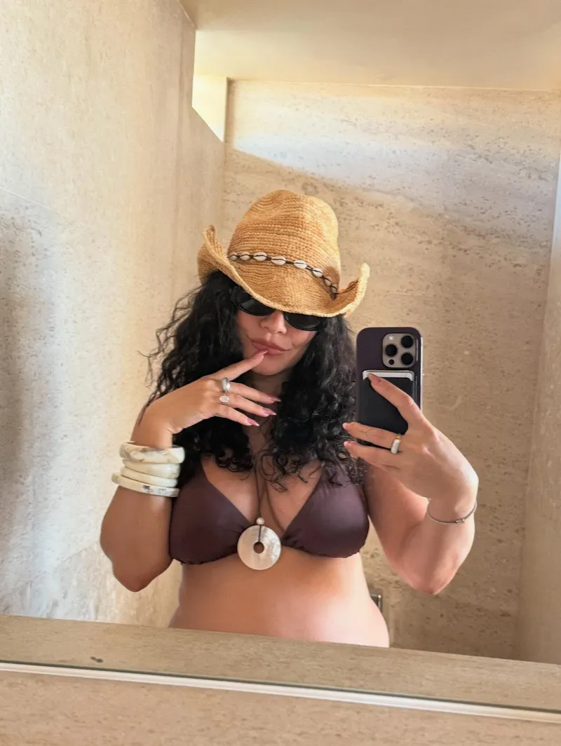 Thumbnail Vanessa Hudgens - Celebswithbigtits by samosaboy