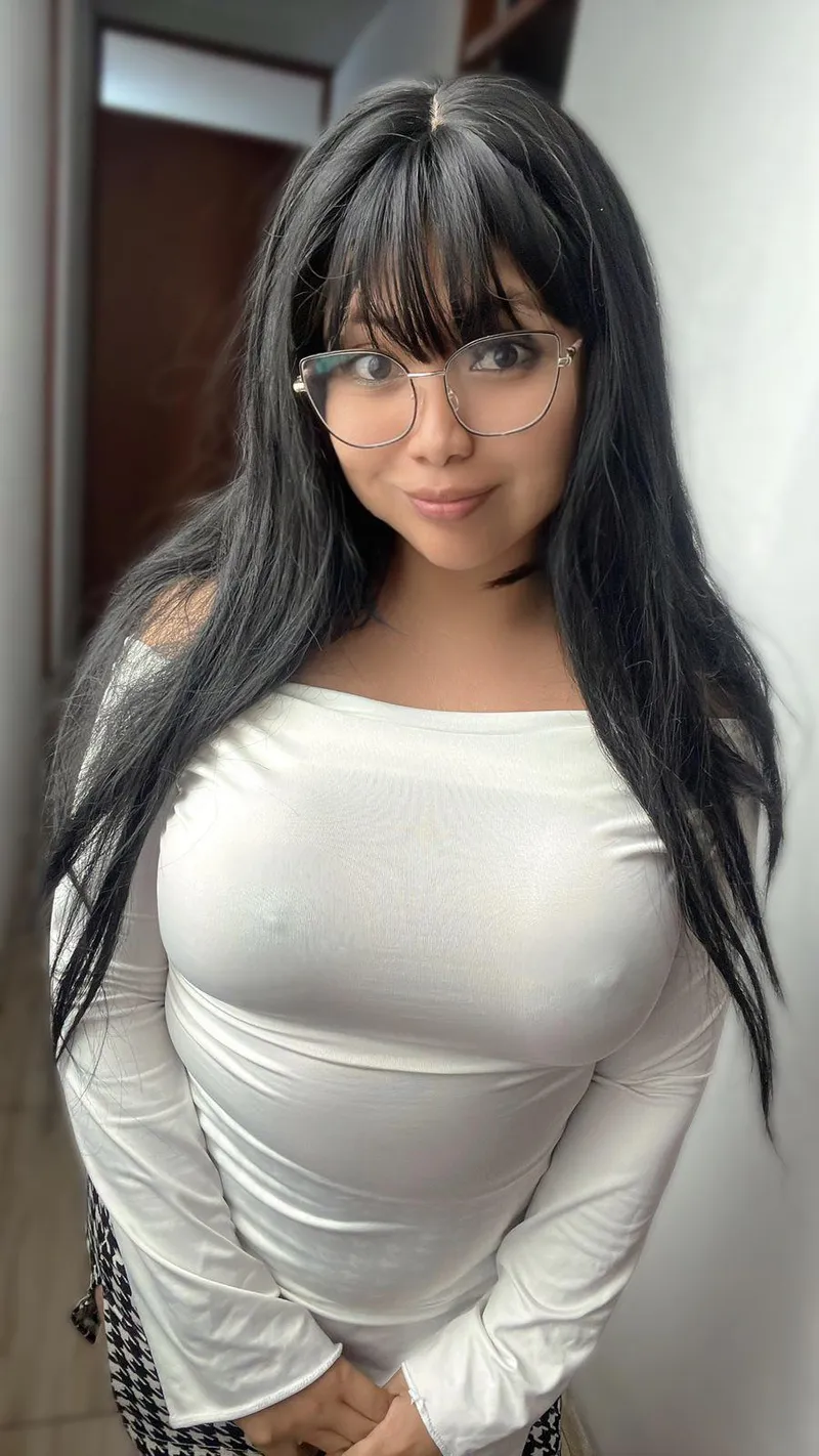 Thumbnail Hello from Your Braless Neighbor | SexyAzucena