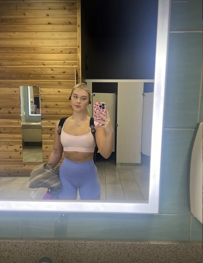Thumbnail BrandeeKania Slaying in a Cute Gym Croptop | croptopgirls