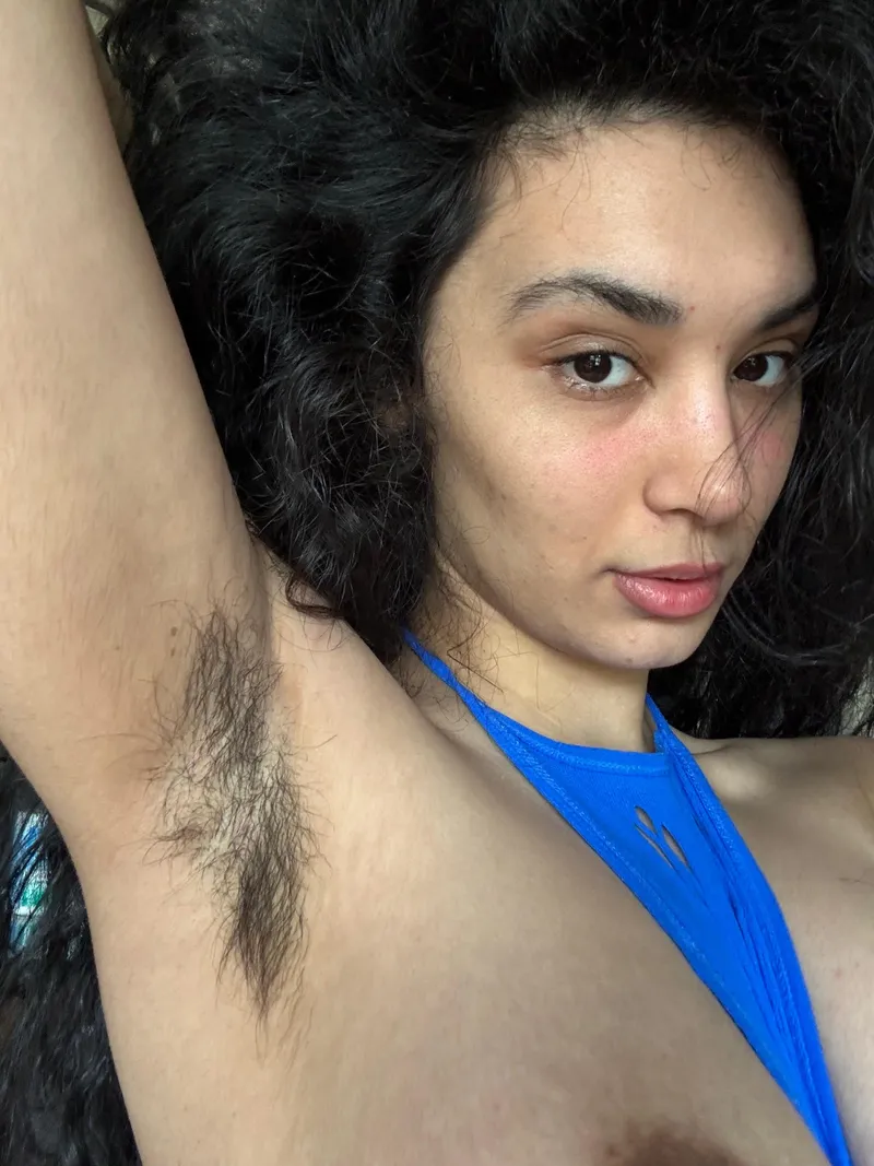 Thumbnail Fluffy Pits Charm: Saharbbyy's Playful Confession