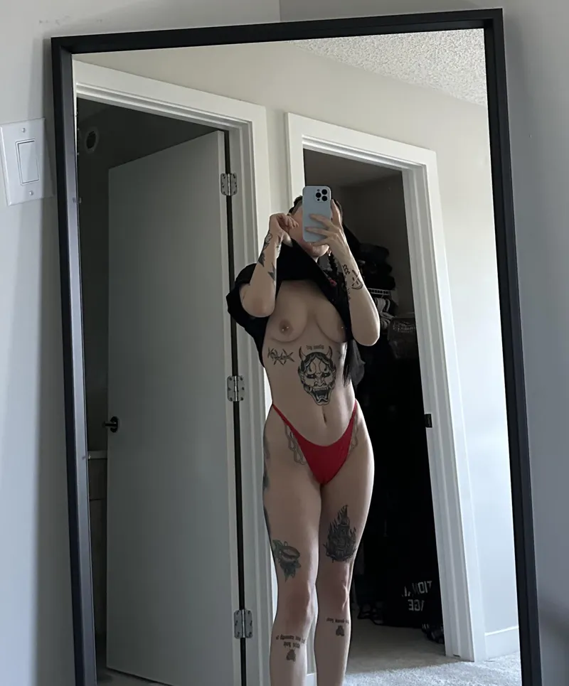 Thumbnail a4daddyissues's Alluring Request: Dive Between Thighs for a Stimulating Experience