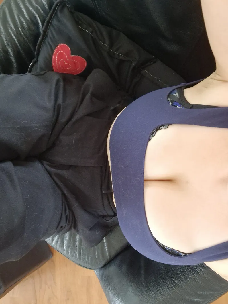 Thumbnail Missmeismaid's Furry Situation | Cleavage