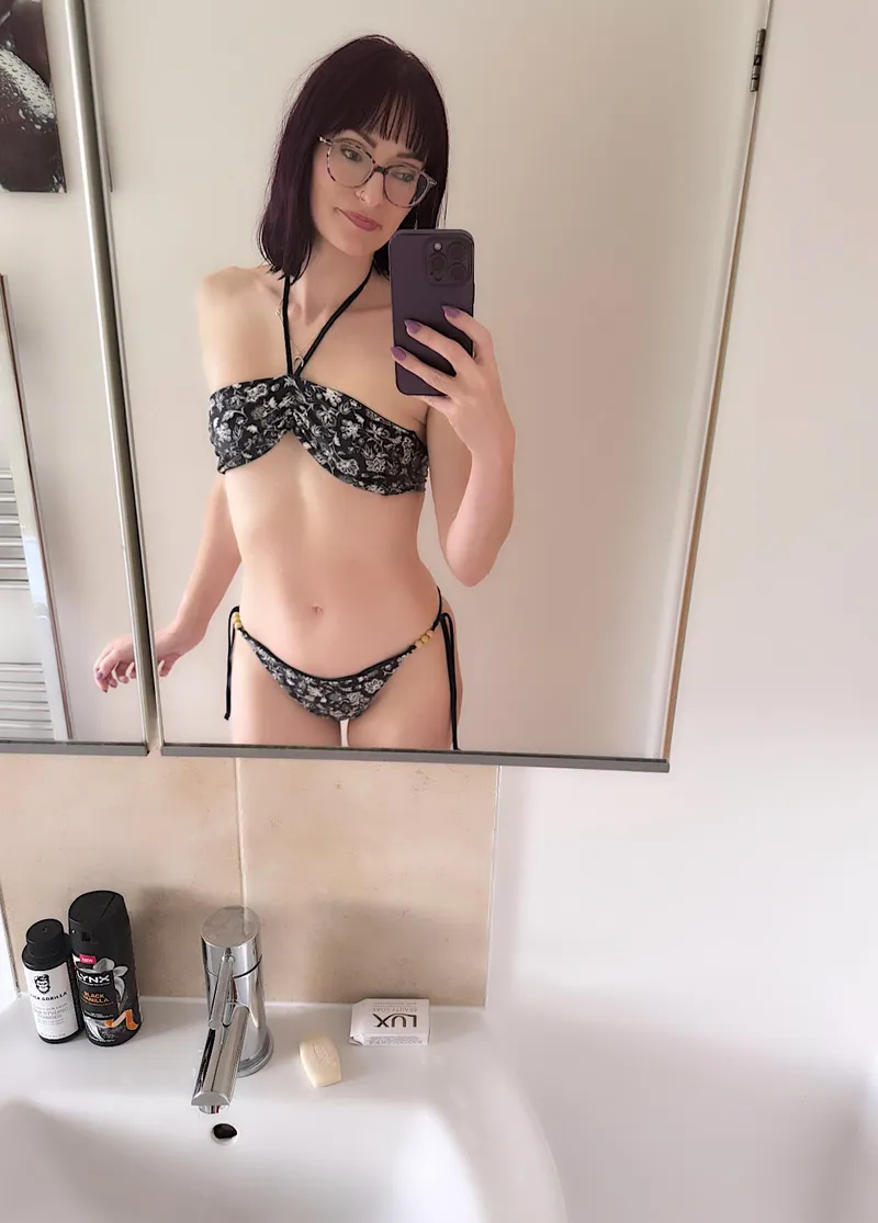 Thumbnail Get into the Holiday Vibes with Allalexfeet on OnlyFans | Exotic Content