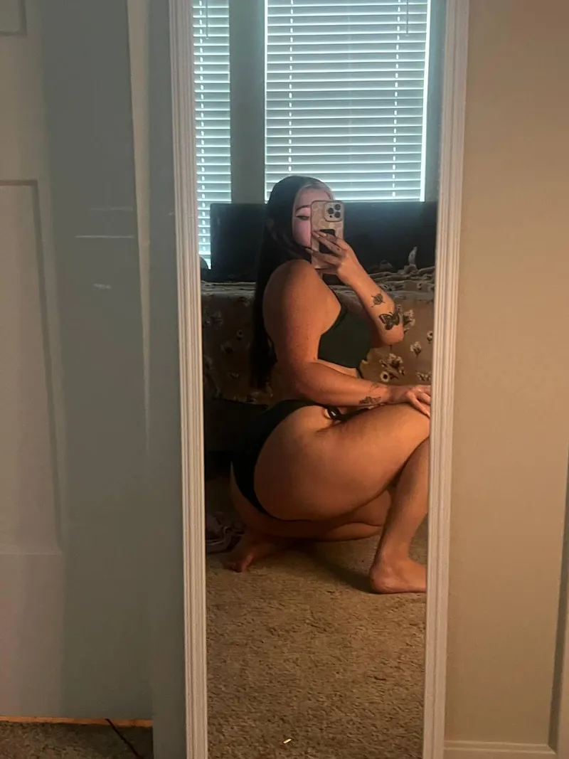 Thumbnail Seeking Ready Singles with Big Assets | JeanetteCutie