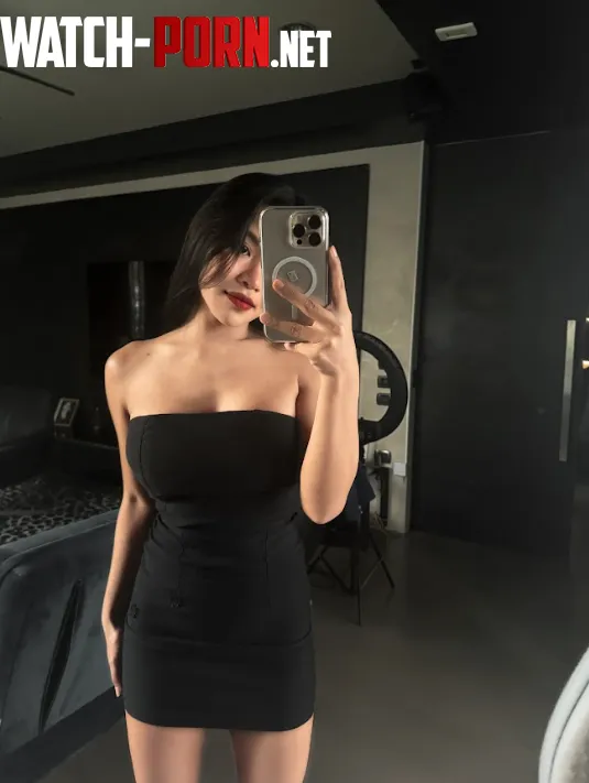 From now on I'm only taking selfies this way because I have a feeling that it drives guys absolutely crazy (18F) by sPetsgu