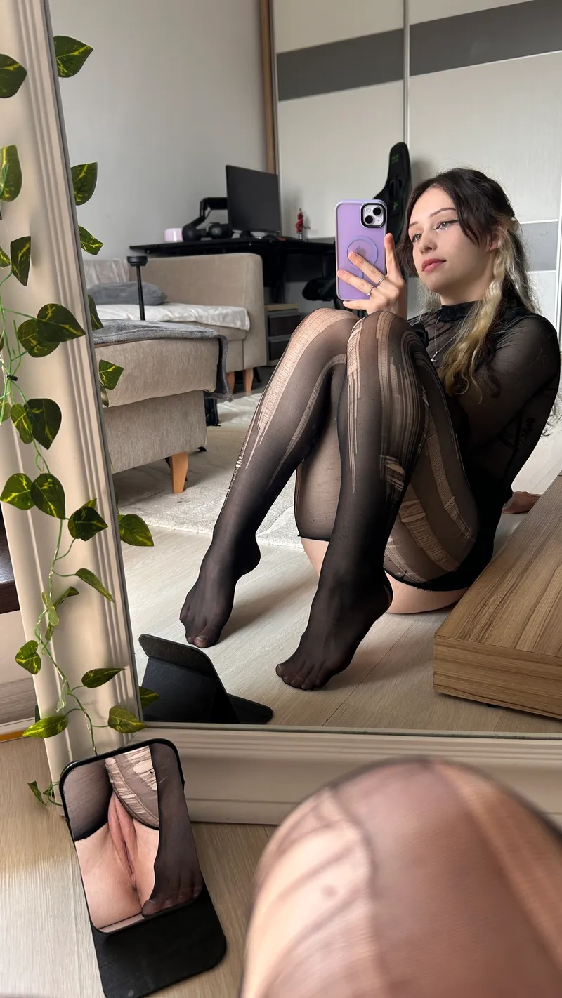Thumbnail Zooming In: lunawickedsoul's Intriguing Invitation