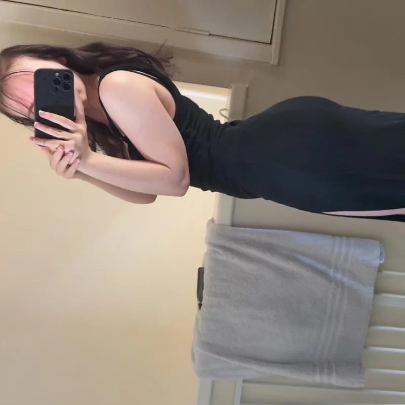 Thumbnail Special Offer: 1-Month Free for Referrals by Yourfavmidget | brunette