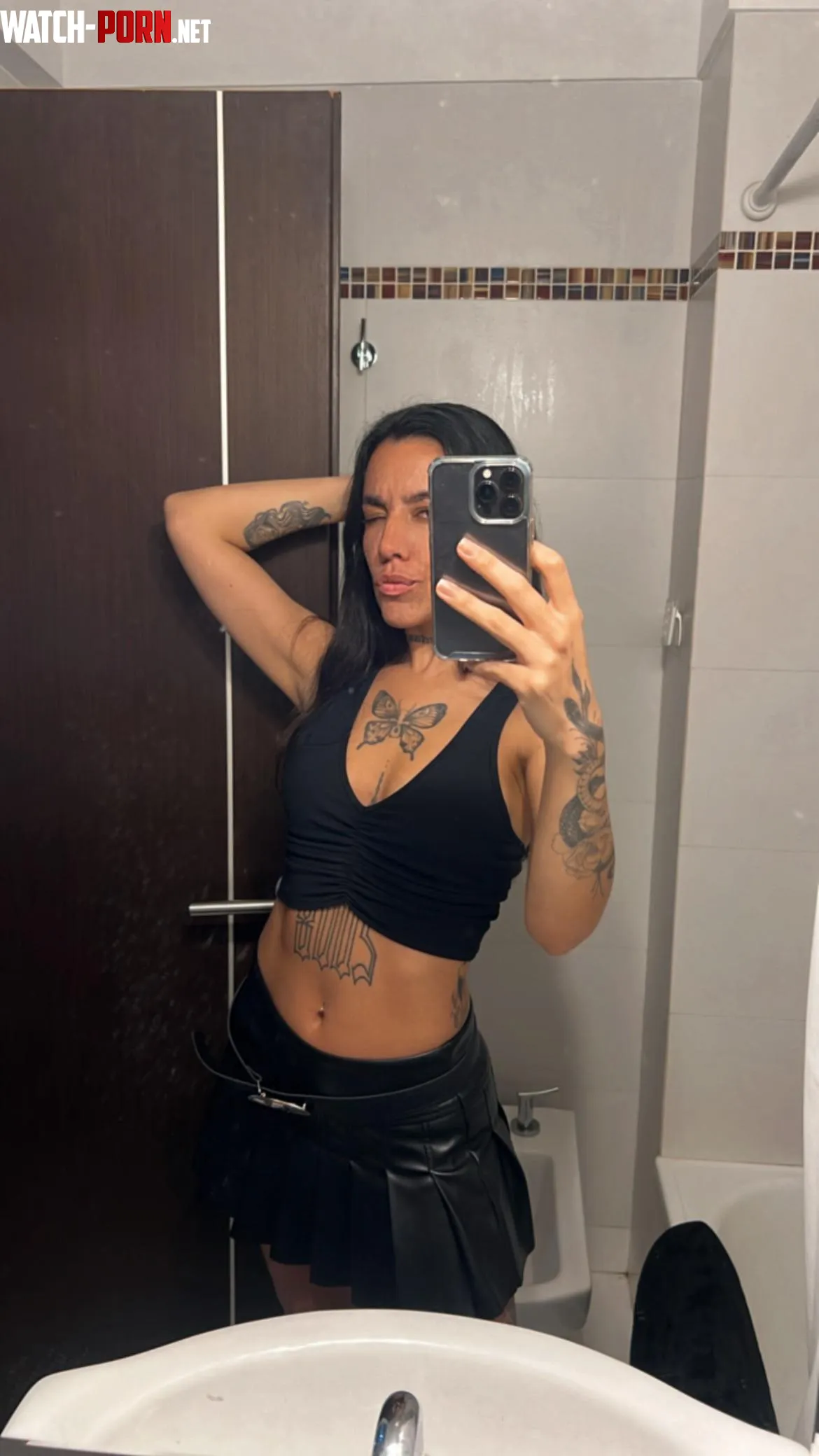 I like so much this crop top by Less-Dig-6551
