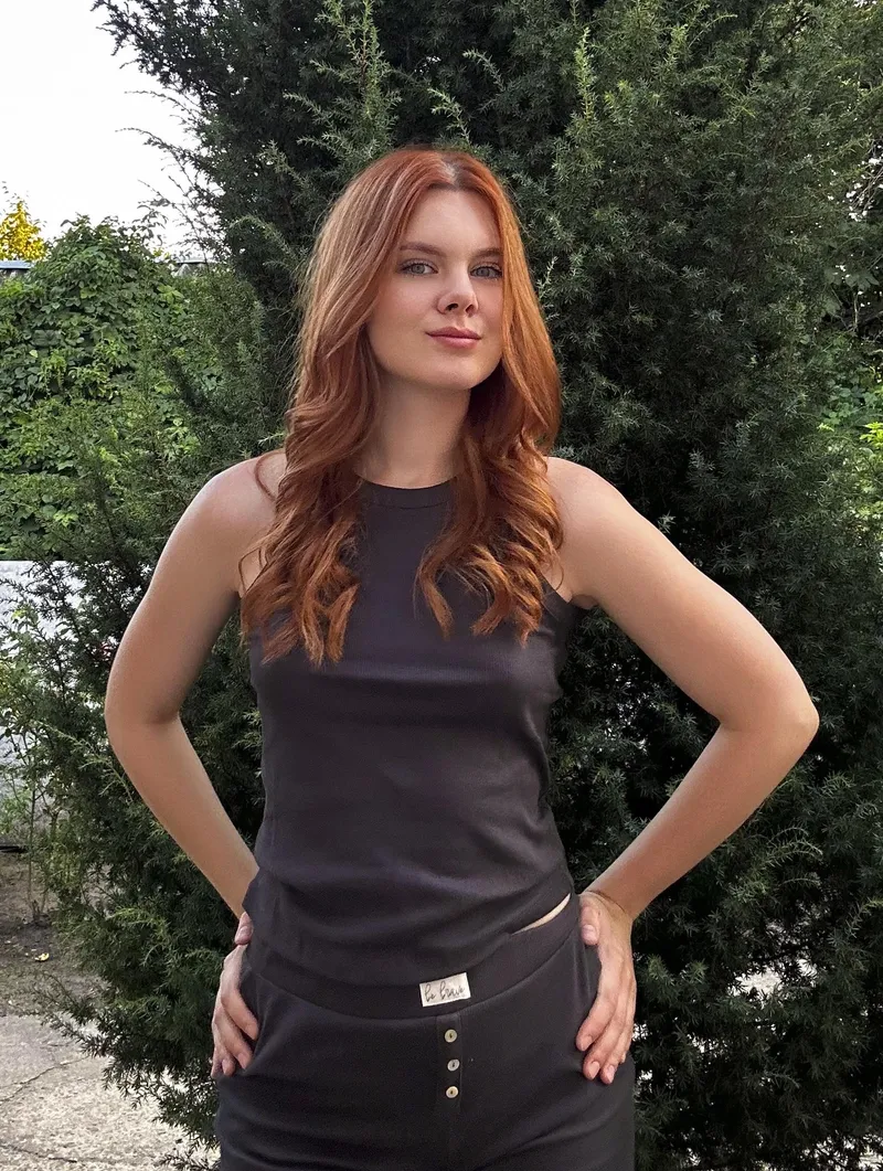 Thumbnail Morning Yoga Comfort: Exploring wobblytart's Braless Routine